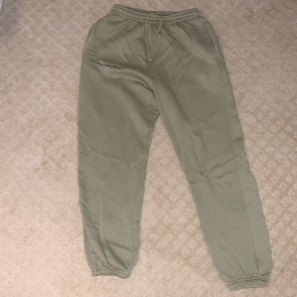 PRETTYLITTLETHING Embroidered Loose Olive Sweatpants